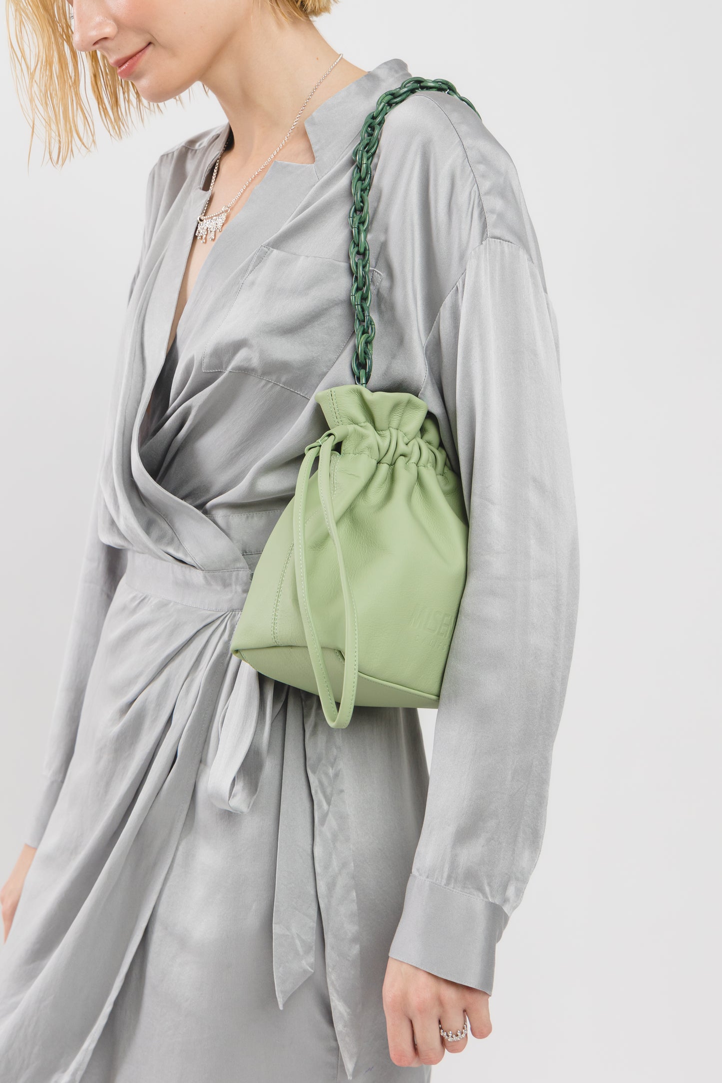 Robe Chain Your Way